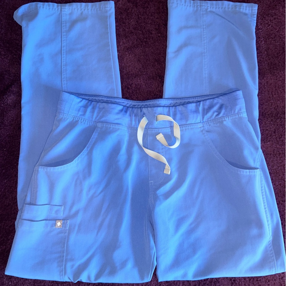 FIGS Kade pant Medium in Ceil